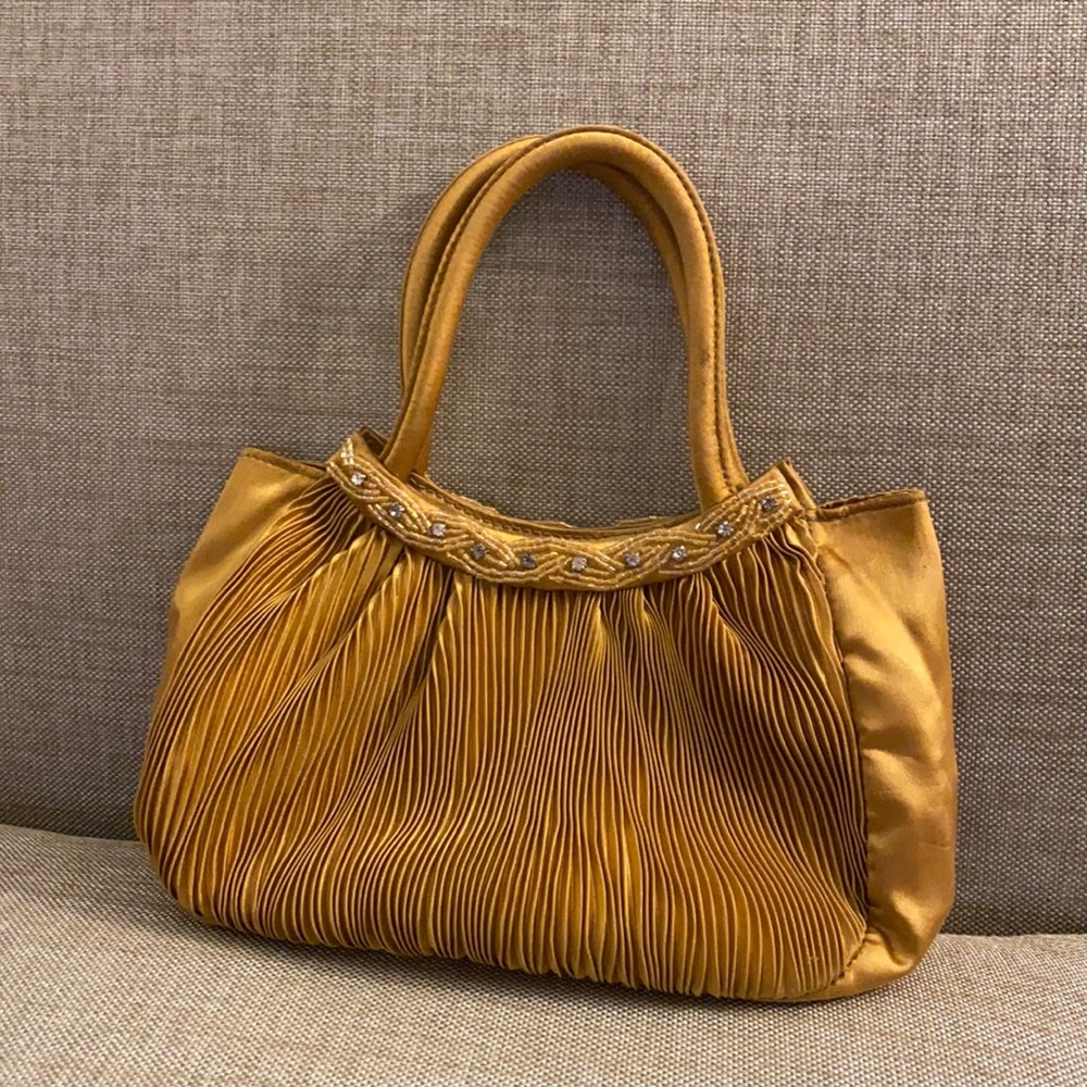 Vintage gold satin cloth pleated handbag bejeweled trim magnetic interior clasp